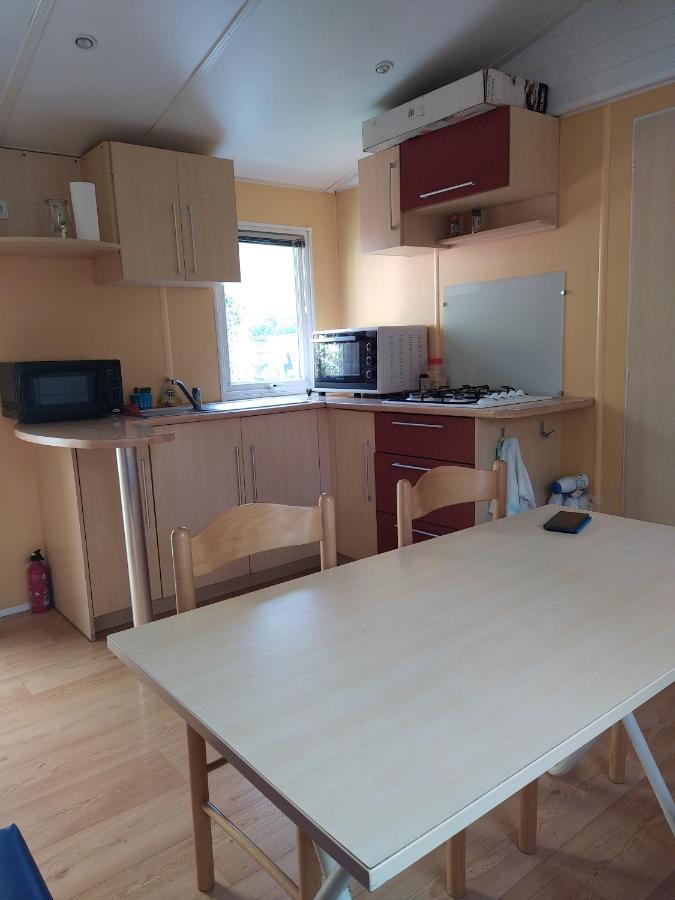Camping Homair Domaine Des Iscles Mobil-Home Climatise La Roque-d'Antheron Extérieur photo